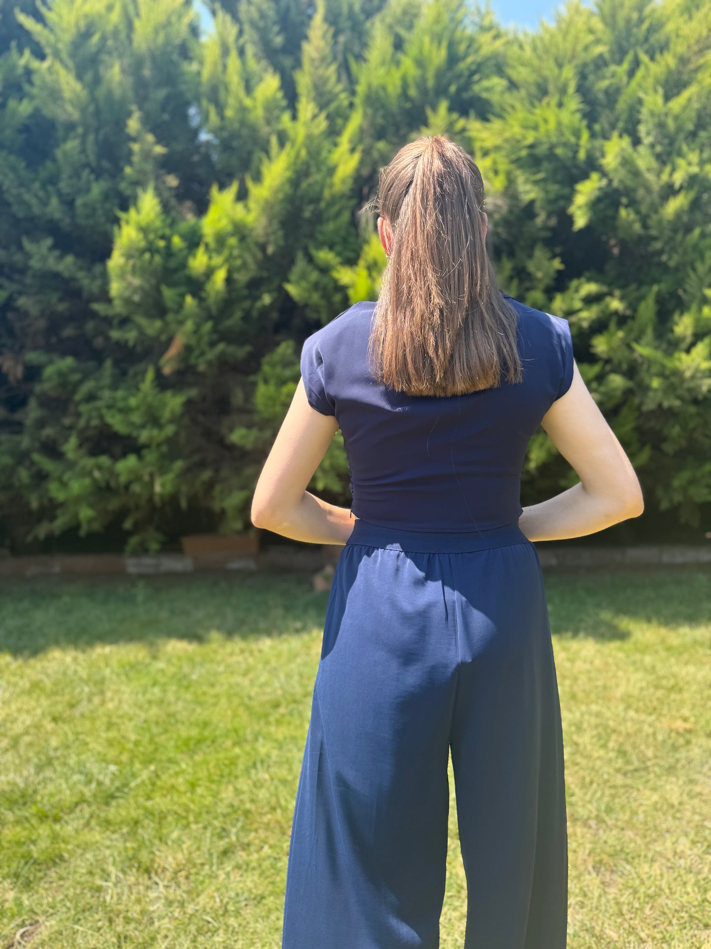 QUZU YAKALI CROP BLUZ