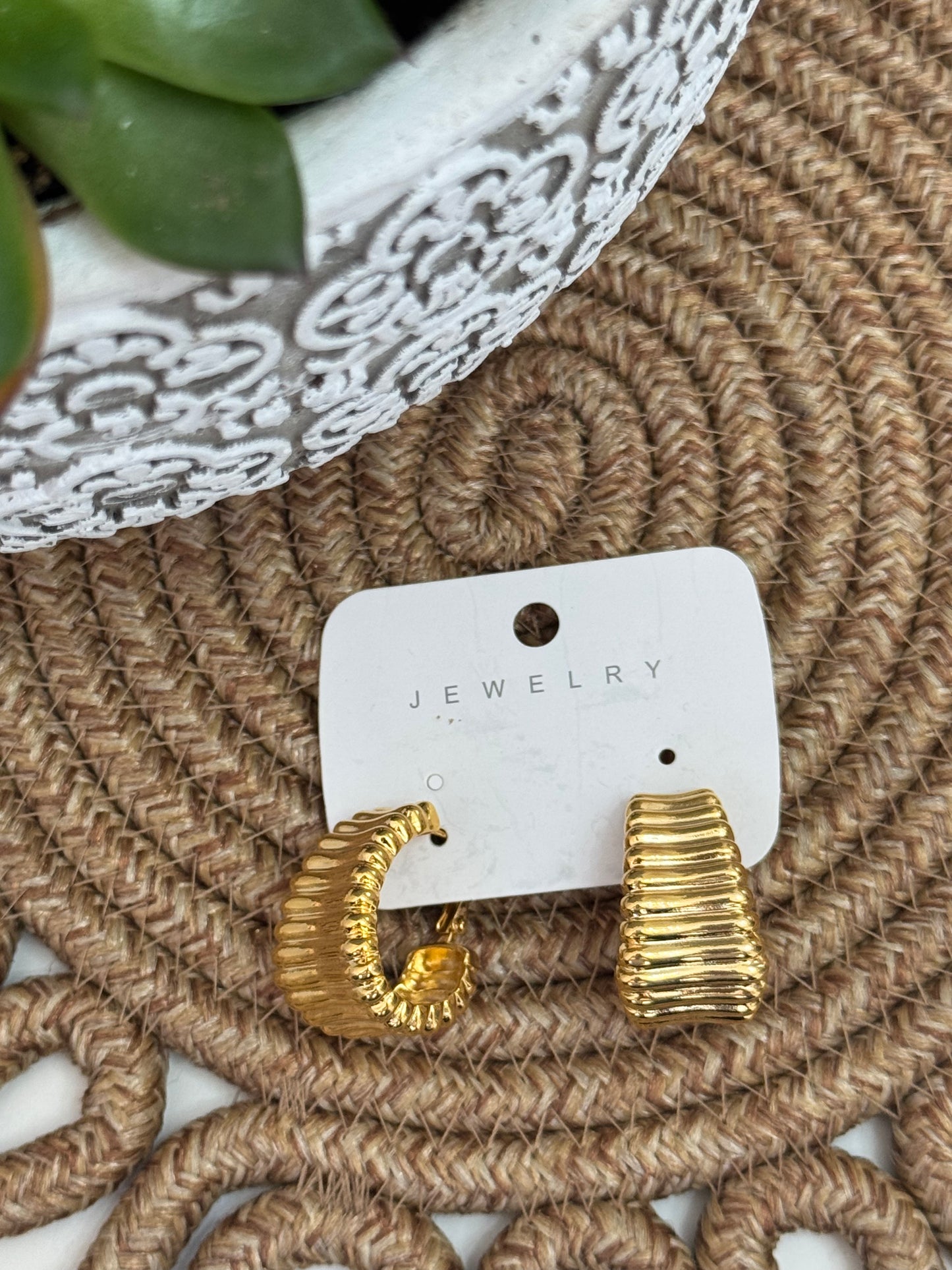 BOMBELİ YASSI KEMİK MODEL KÜPE